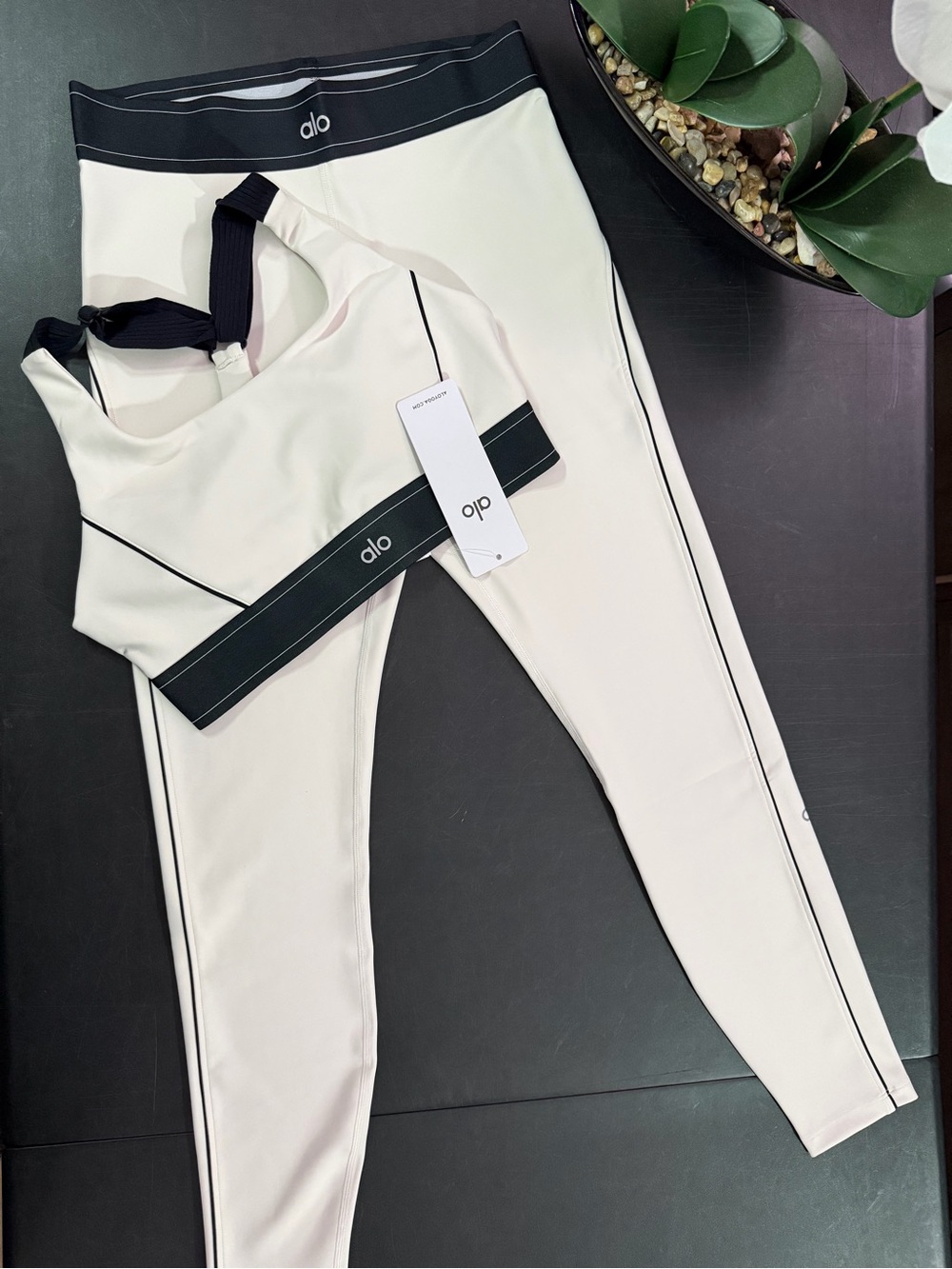 ALO Yoga White High-Rise Leggings with Matching Sports Bra and Black Trim